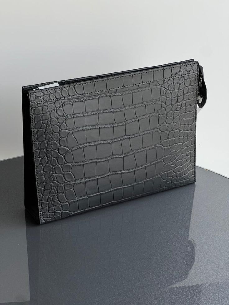 Handheld bag