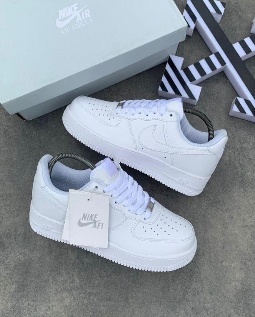 Nike air force 1 low 'triple white'